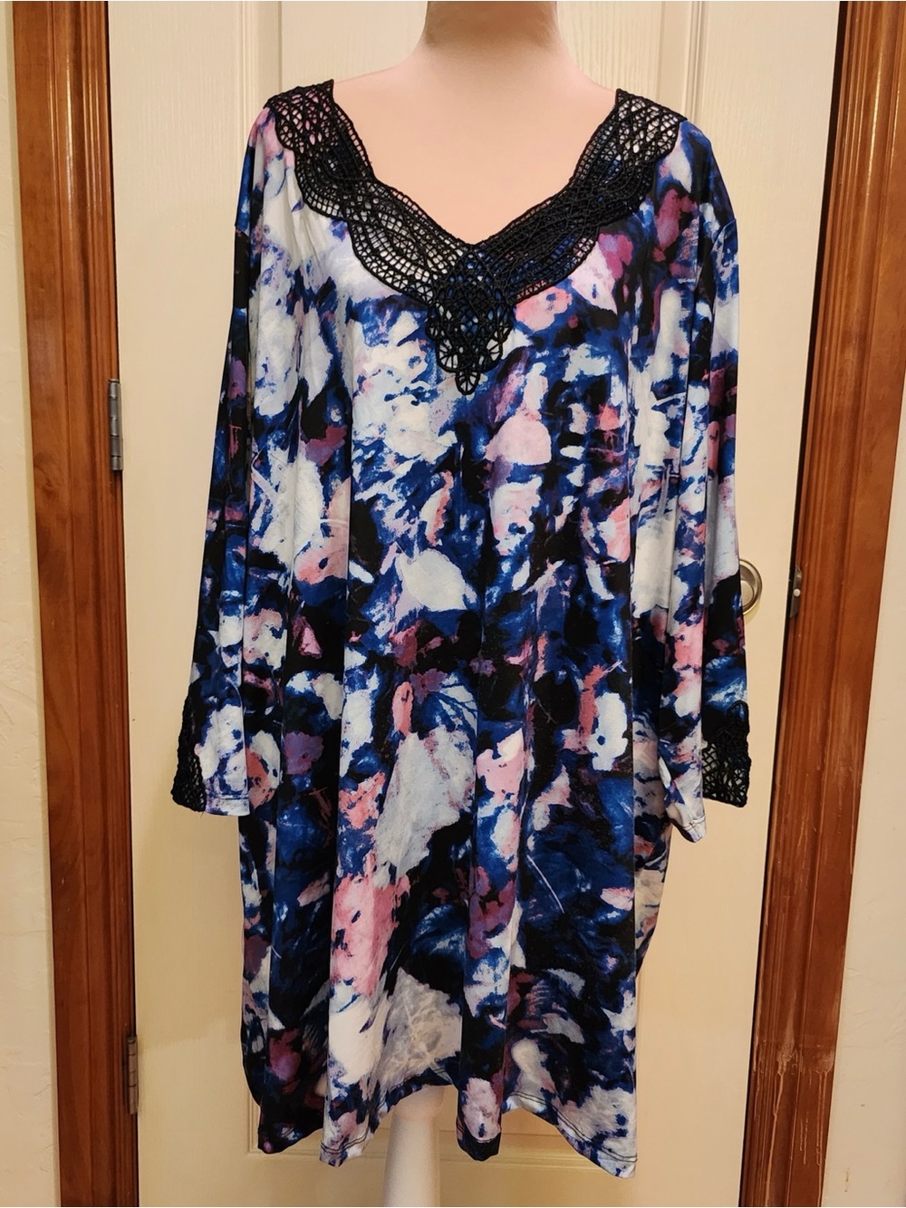 Catherines Black Label Embroidered Lace-Trim Tunic 3X 26/28W Colorful Soft